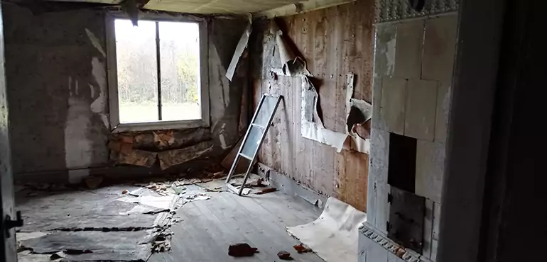 Why Selling a Distressed House Through Traditional Methods Fails in Oklahoma